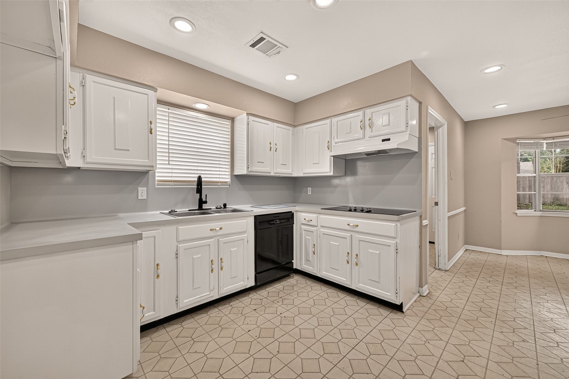 15807 PARKSLEY, Houston, TX 77059