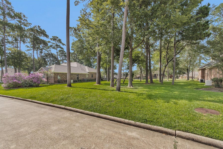 Property photo for 11 Grey Moss Lane, Montgomery, TX