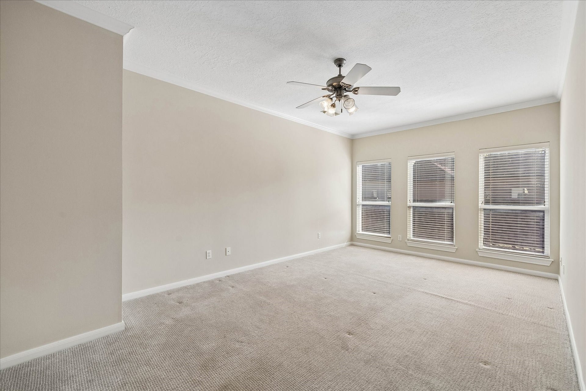 418 S Park Grove, Houston, TX 77007 Primary suite