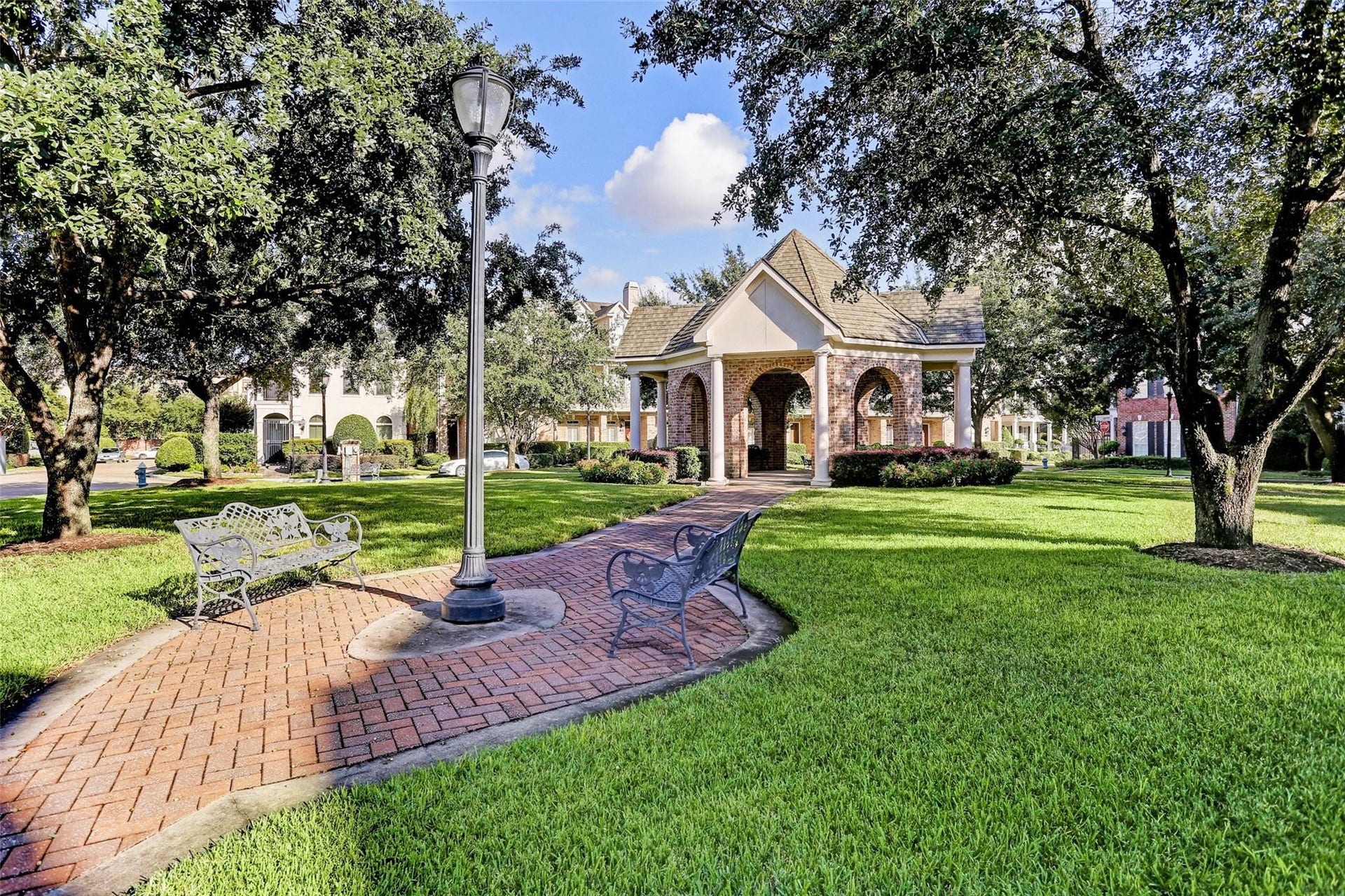 418 S Park Grove, Houston, TX 77007 Community park with a Gazebo