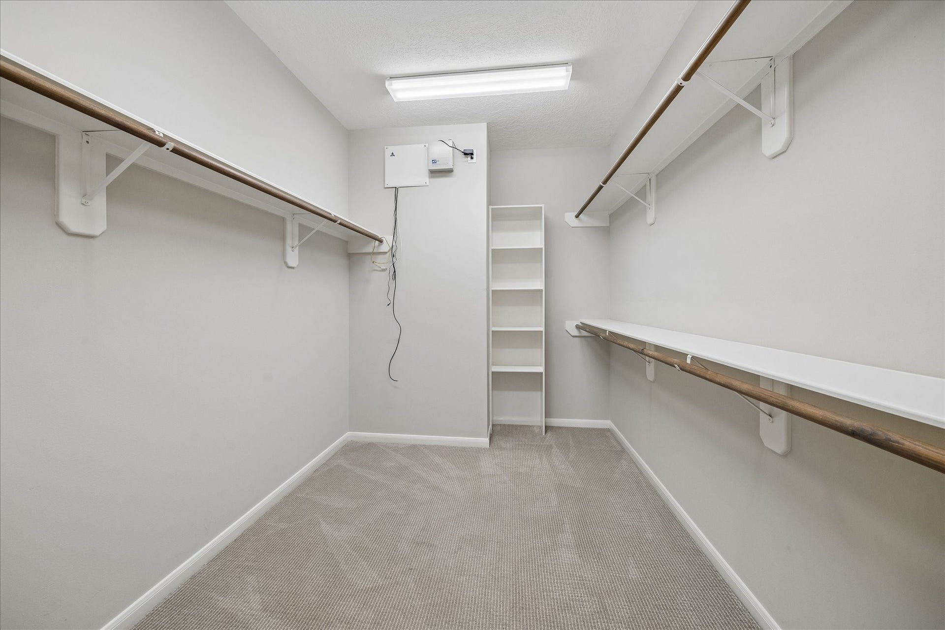 418 S Park Grove, Houston, TX 77007 Huge walk in closet
