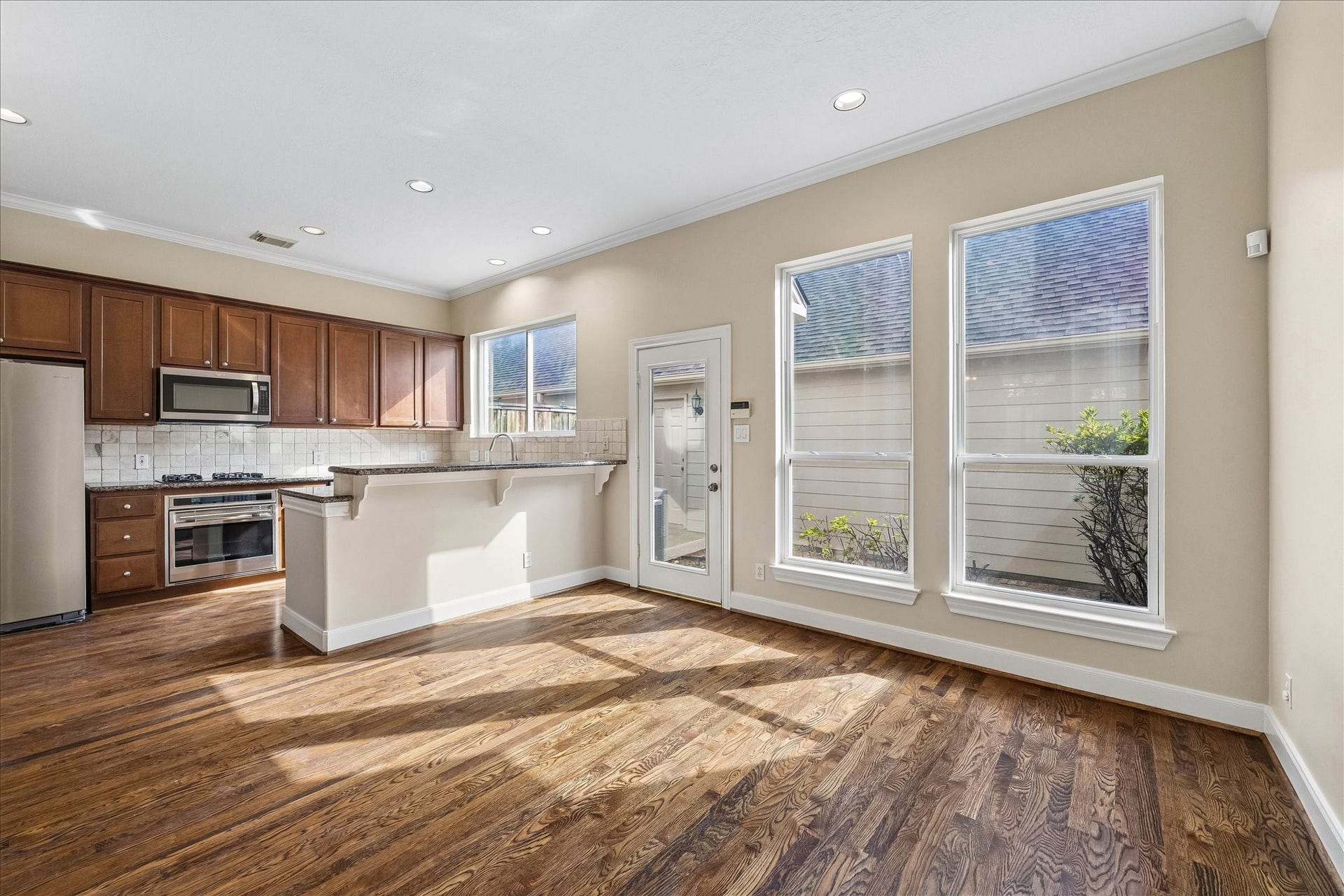 418 S Park Grove, Houston, TX 77007 Breakfast nook