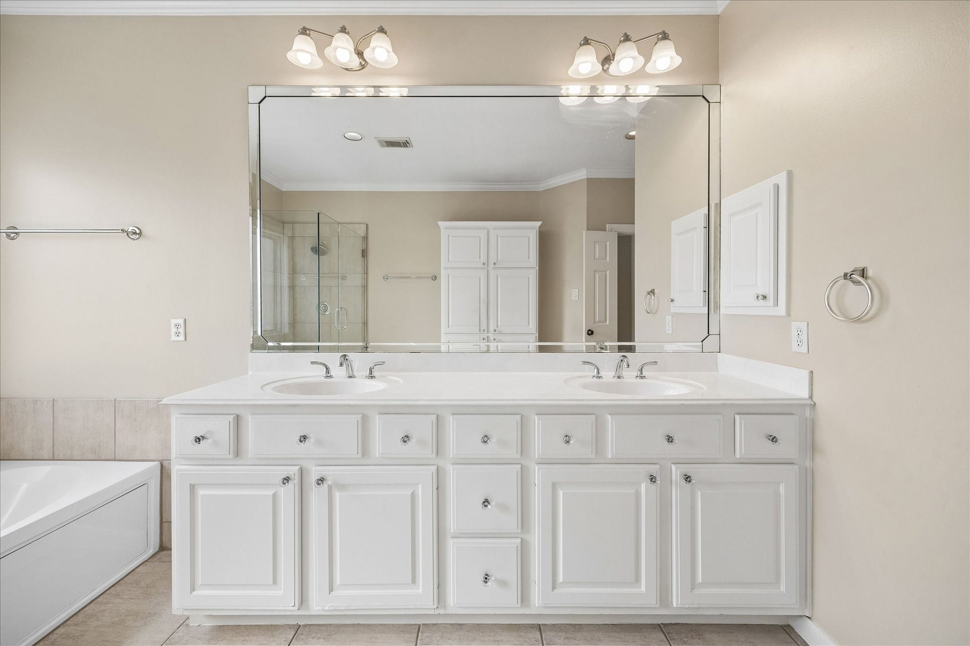 418 S Park Grove, Houston, TX 77007 Two sink vanity