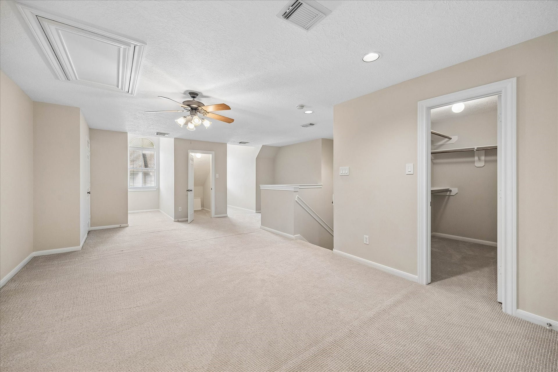 418 S Park Grove, Houston, TX 77007 Great potential for your personal use