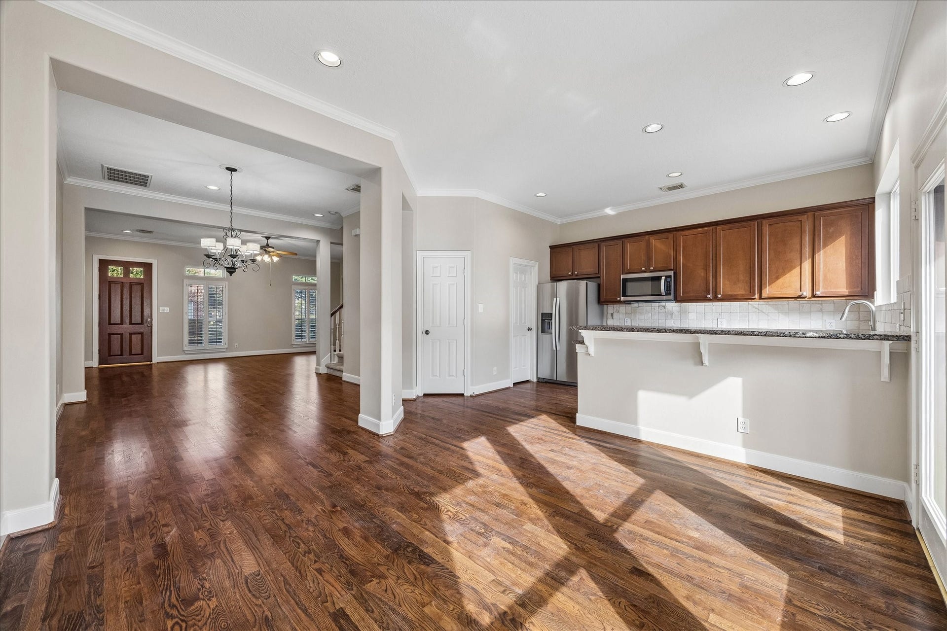418 S Park Grove, Houston, TX 77007 418 S Park Grove, Houston, TX 77007