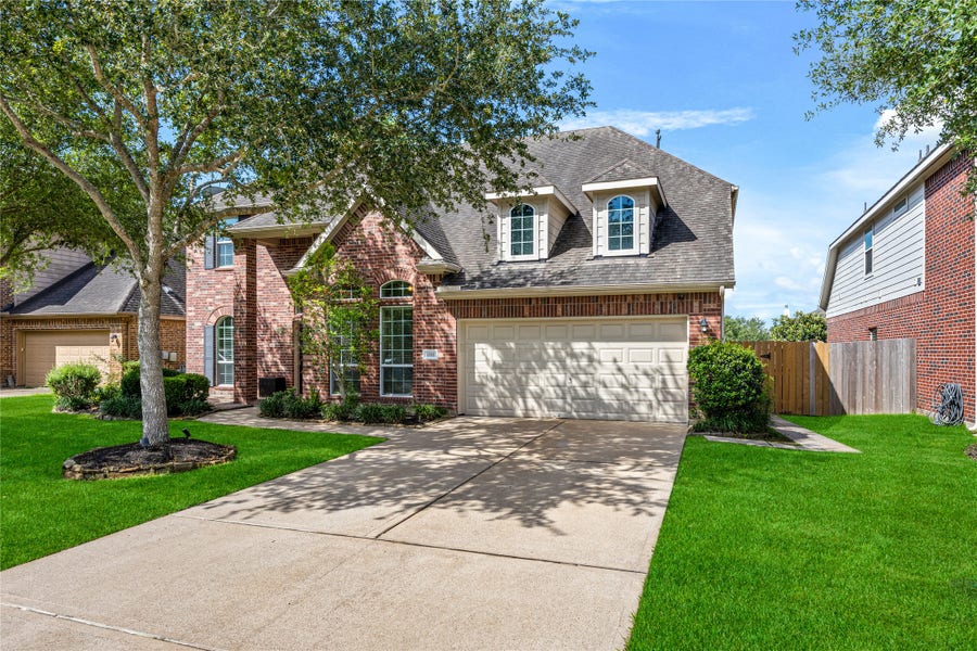 Property photo for 1111 Haye Road, Friendswood, TX