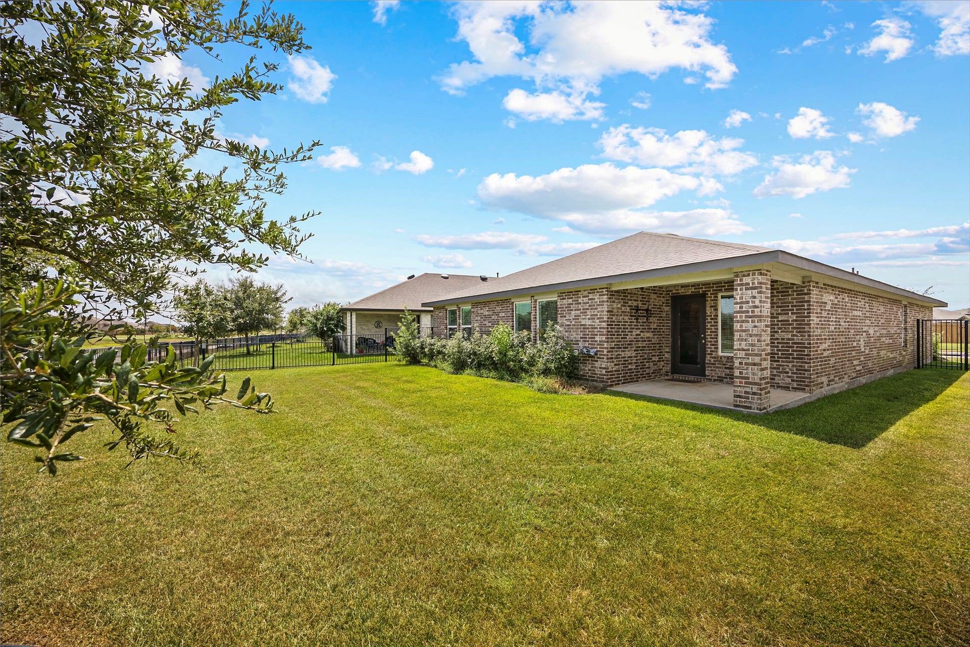 2630 Vanilla Sky Lane, Texas City, TX 77568 2630 Vanilla Sky Lane, Texas City, TX 77568