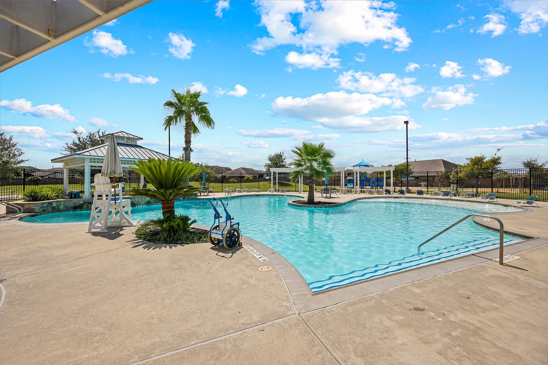 2630 Vanilla Sky Lane, Texas City, TX 77568 private pool