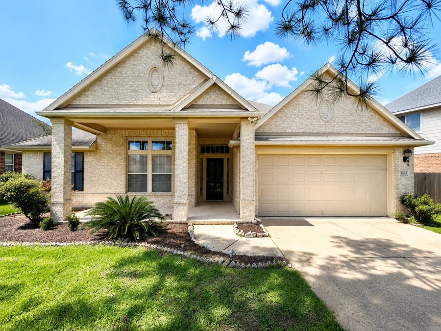 Property photo for 3043 Summercrest Drive, Pearland, TX