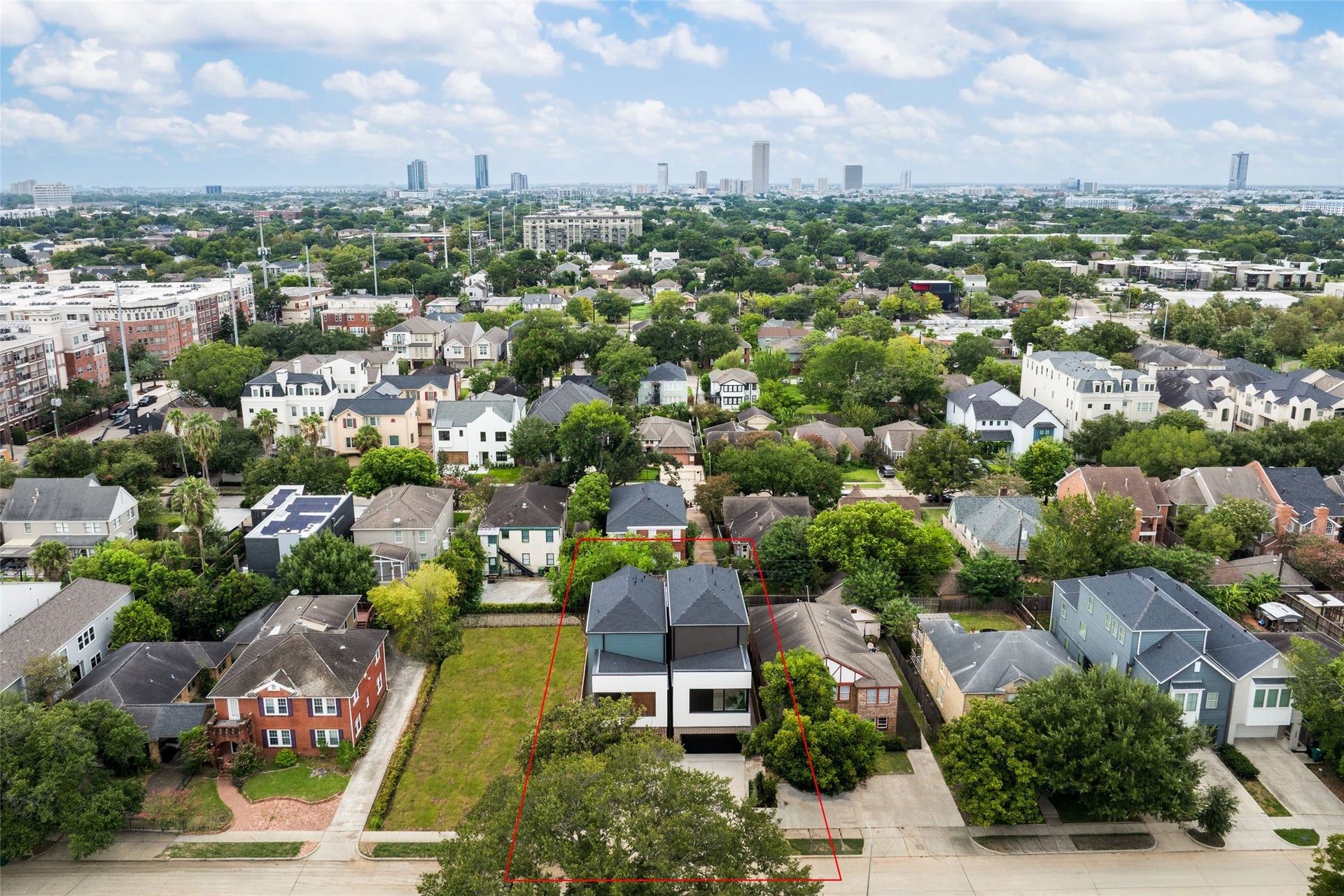 1636 CASTLE Court, Houston, TX 77006