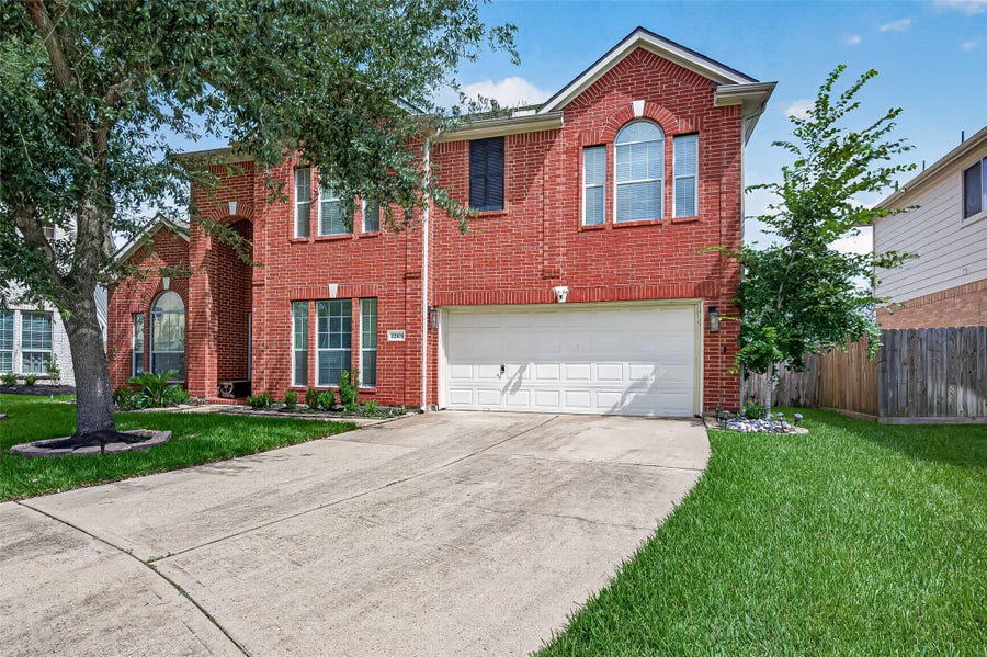 Property photo for 12103 Auburn Shores Court, Pearland, TX