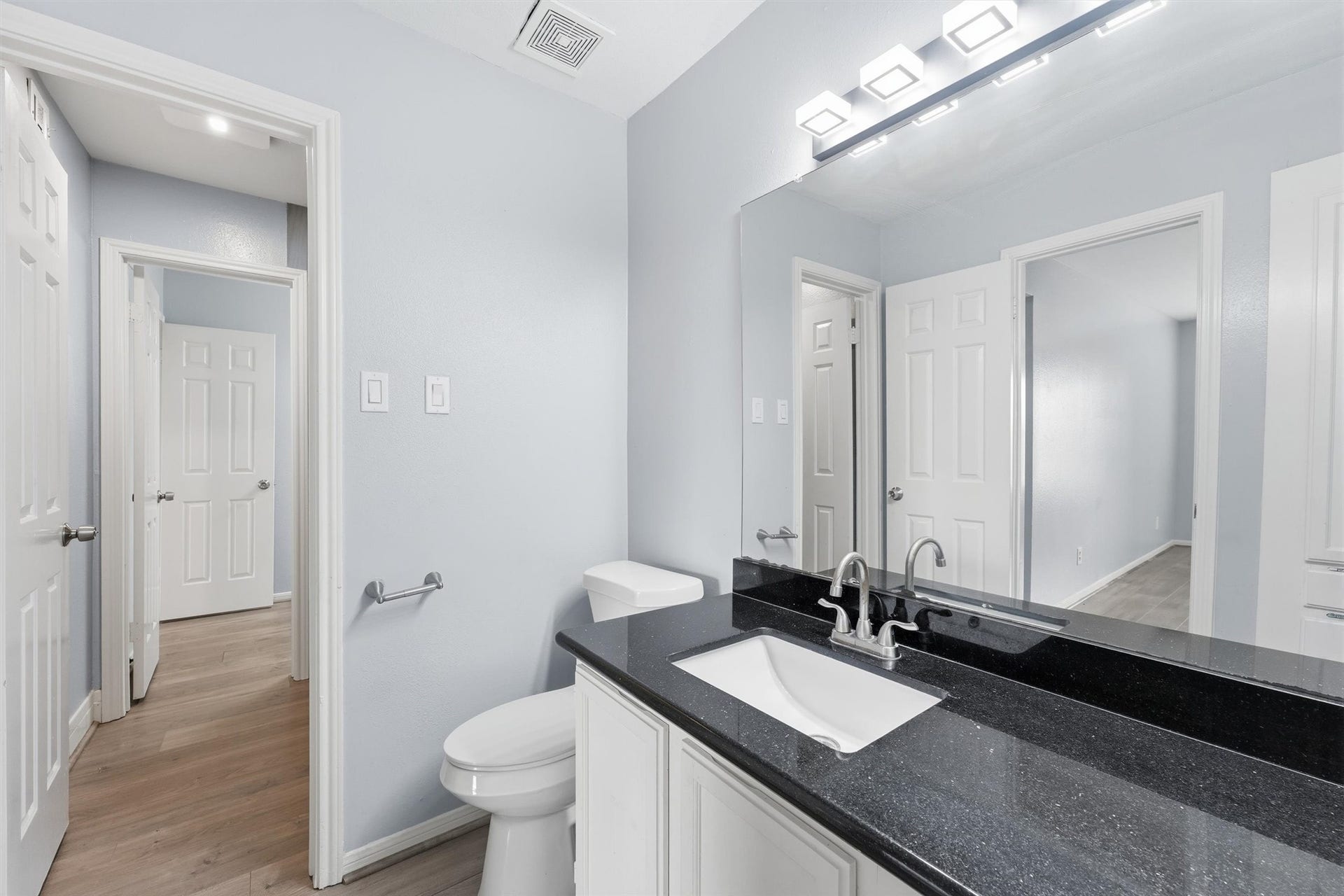 14600 Fonmeadow Drive, #1505, Houston, TX 77035 Master bathroom