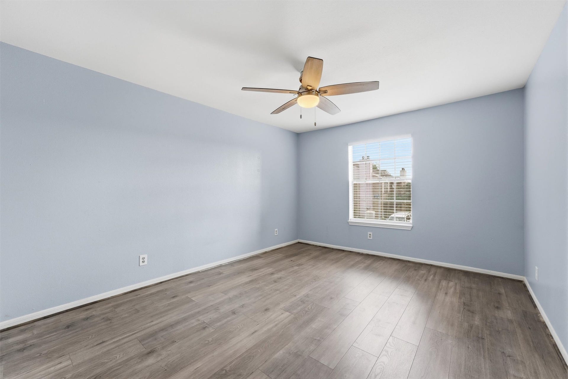 14600 Fonmeadow Drive, #1505, Houston, TX 77035 Primary bedroom