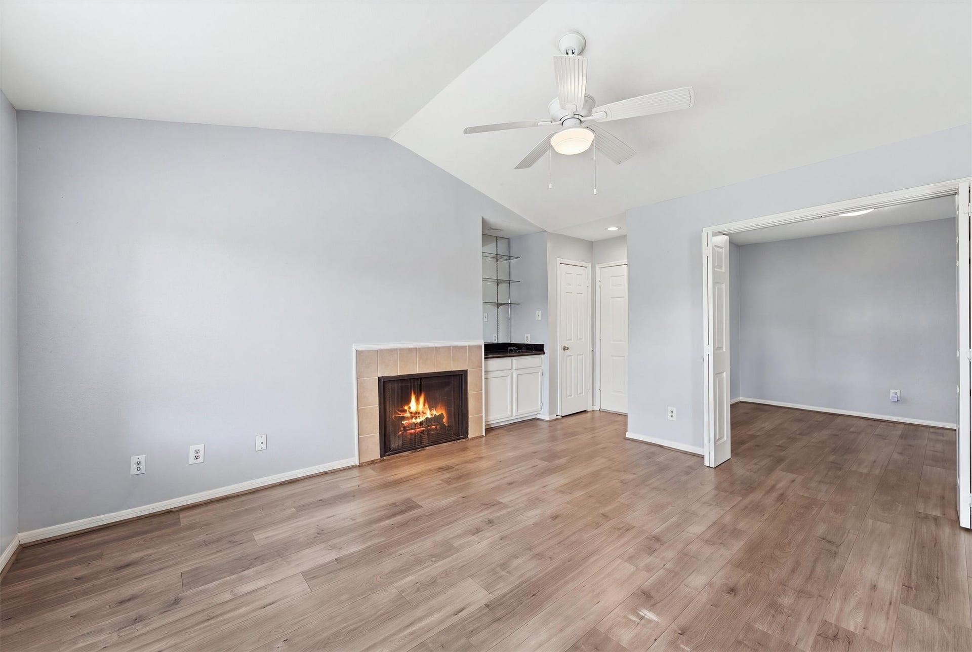 14600 Fonmeadow Drive, #1505, Houston, TX 77035 Living room and recreational room