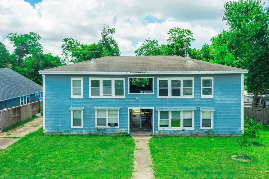 Property photo for 111 Holly Street, Lake Jackson, TX