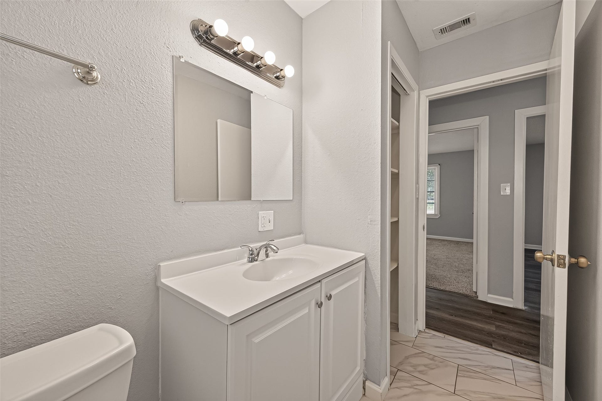 2422 Florence Street, La Marque, TX 77568 2422 Florence Street, La Marque, TX 77568