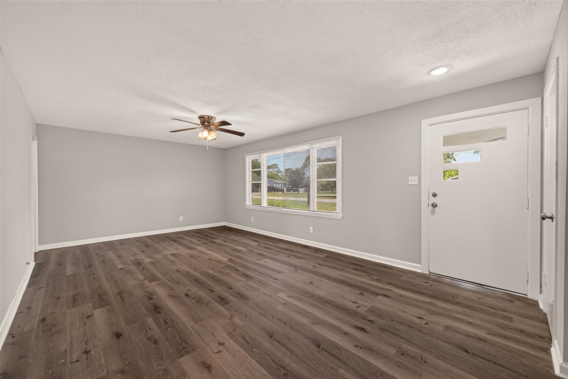2422 Florence Street, La Marque, TX 77568 2422 Florence Street, La Marque, TX 77568