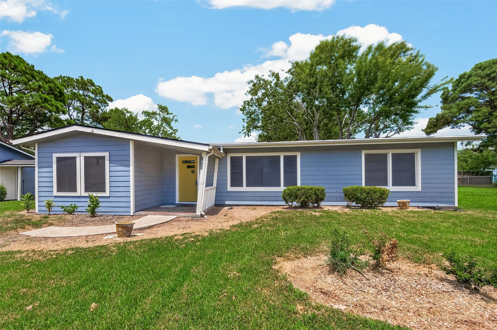 2422 Florence Street, La Marque, TX 77568 2422 Florence Street, La Marque, TX 77568