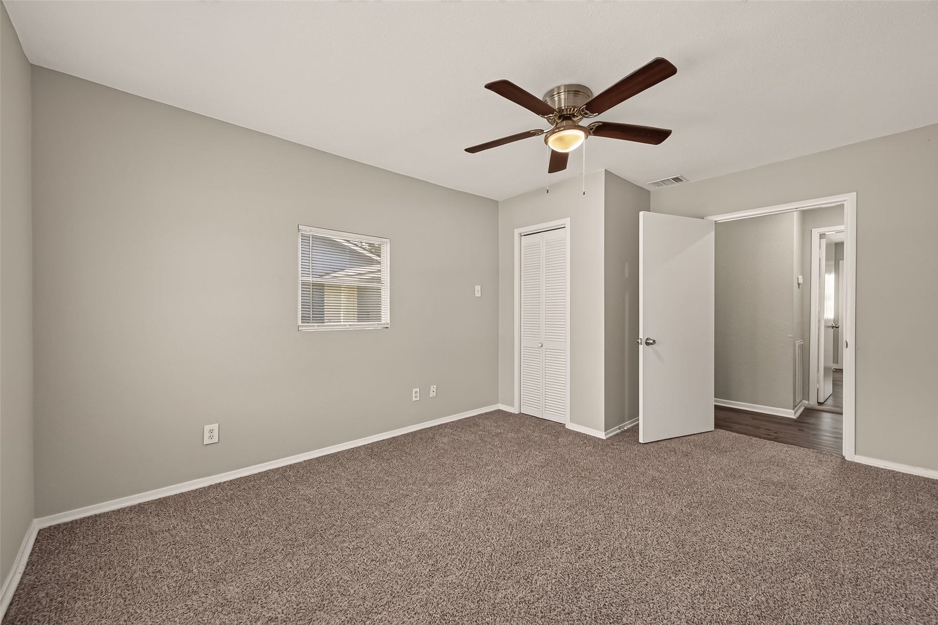 2422 Florence Street, La Marque, TX 77568 2422 Florence Street, La Marque, TX 77568