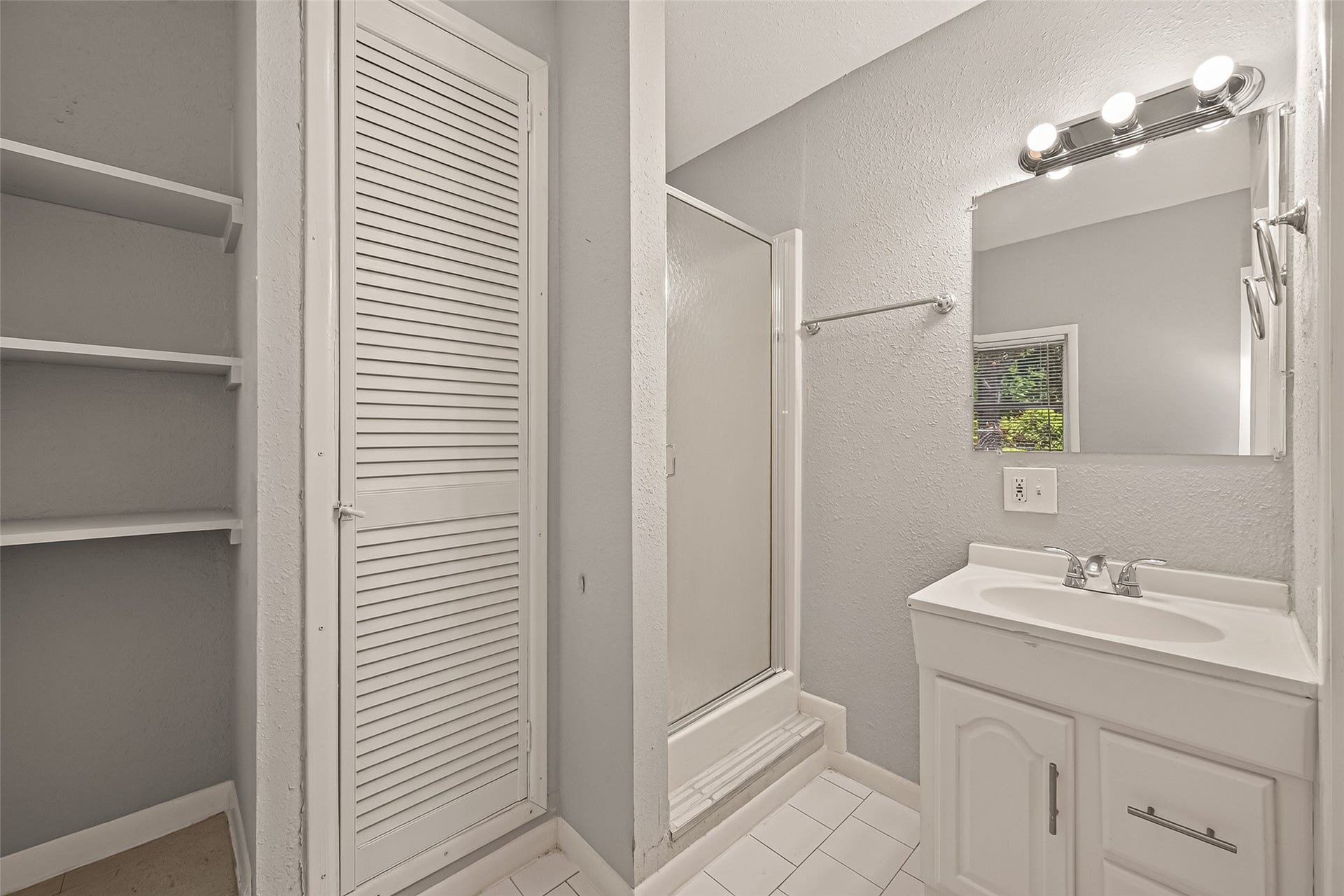 2422 Florence Street, La Marque, TX 77568 2422 Florence Street, La Marque, TX 77568