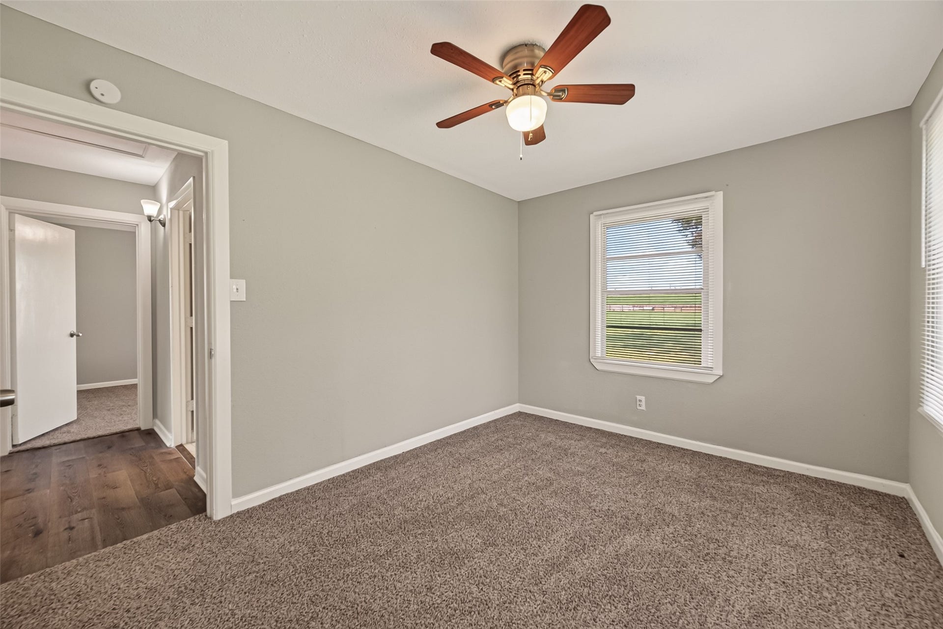 2422 Florence Street, La Marque, TX 77568 2422 Florence Street, La Marque, TX 77568