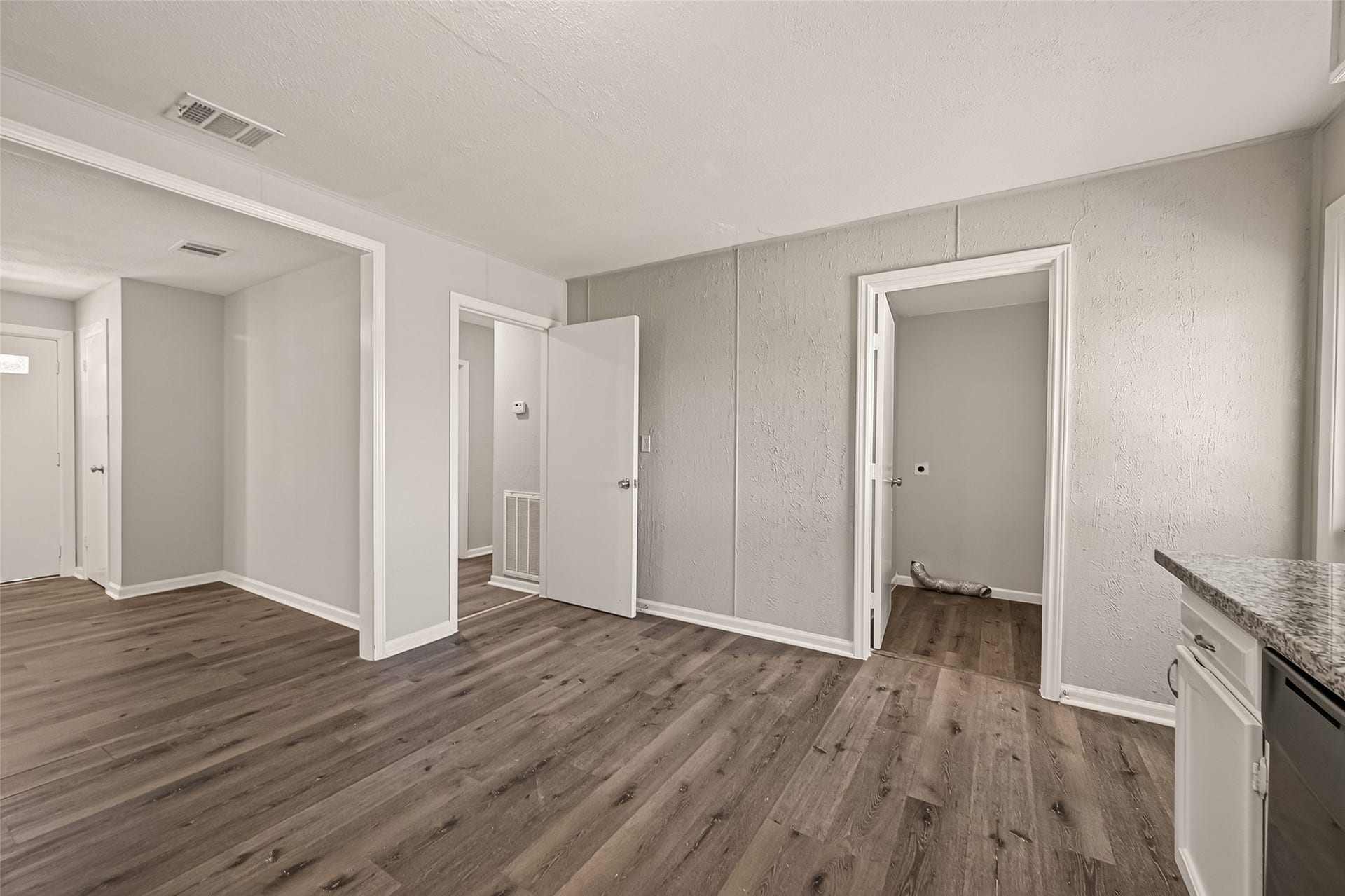 2422 Florence Street, La Marque, TX 77568 2422 Florence Street, La Marque, TX 77568