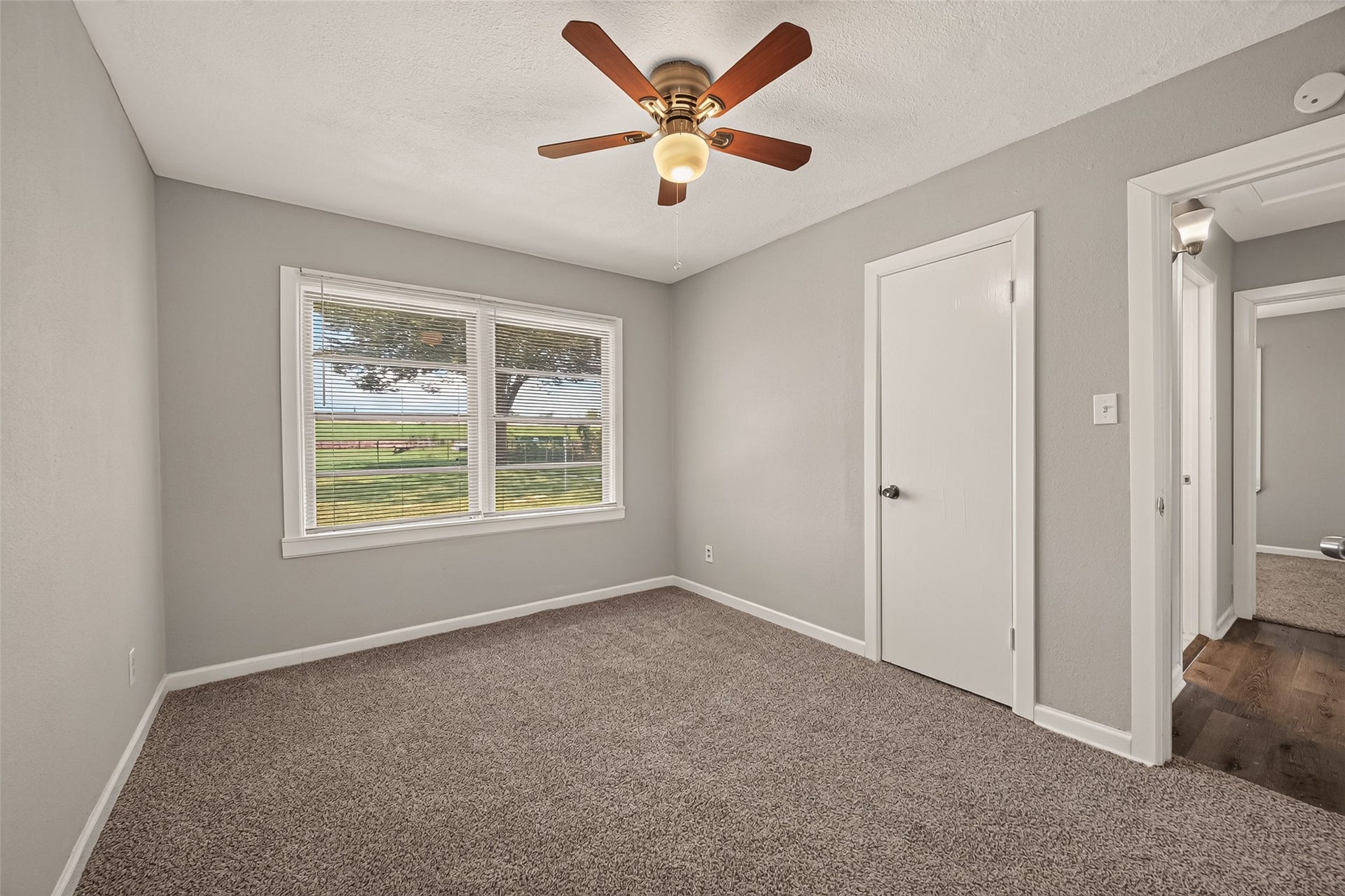 2422 Florence Street, La Marque, TX 77568 2422 Florence Street, La Marque, TX 77568