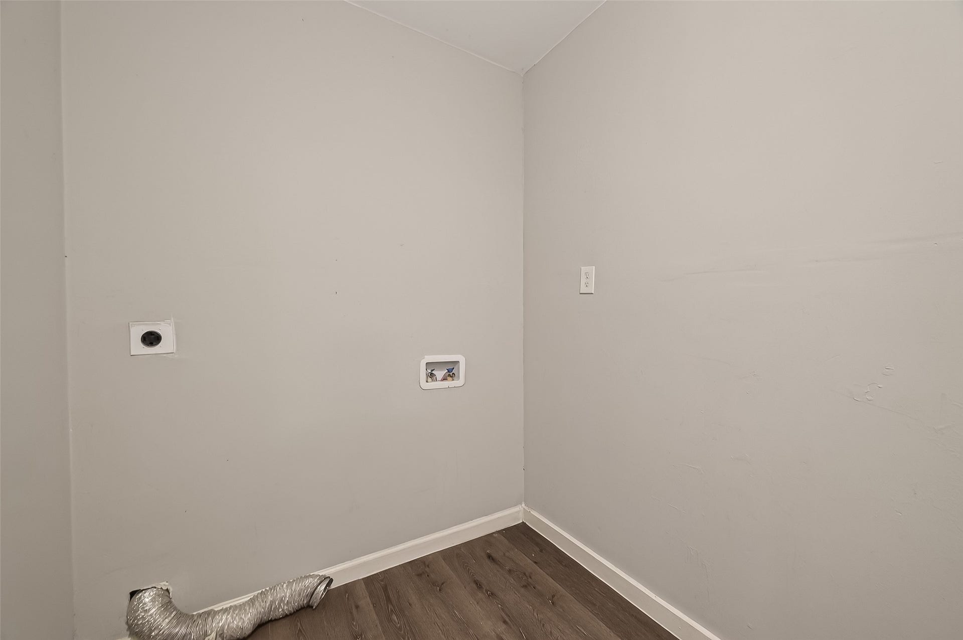2422 Florence Street, La Marque, TX 77568 2422 Florence Street, La Marque, TX 77568