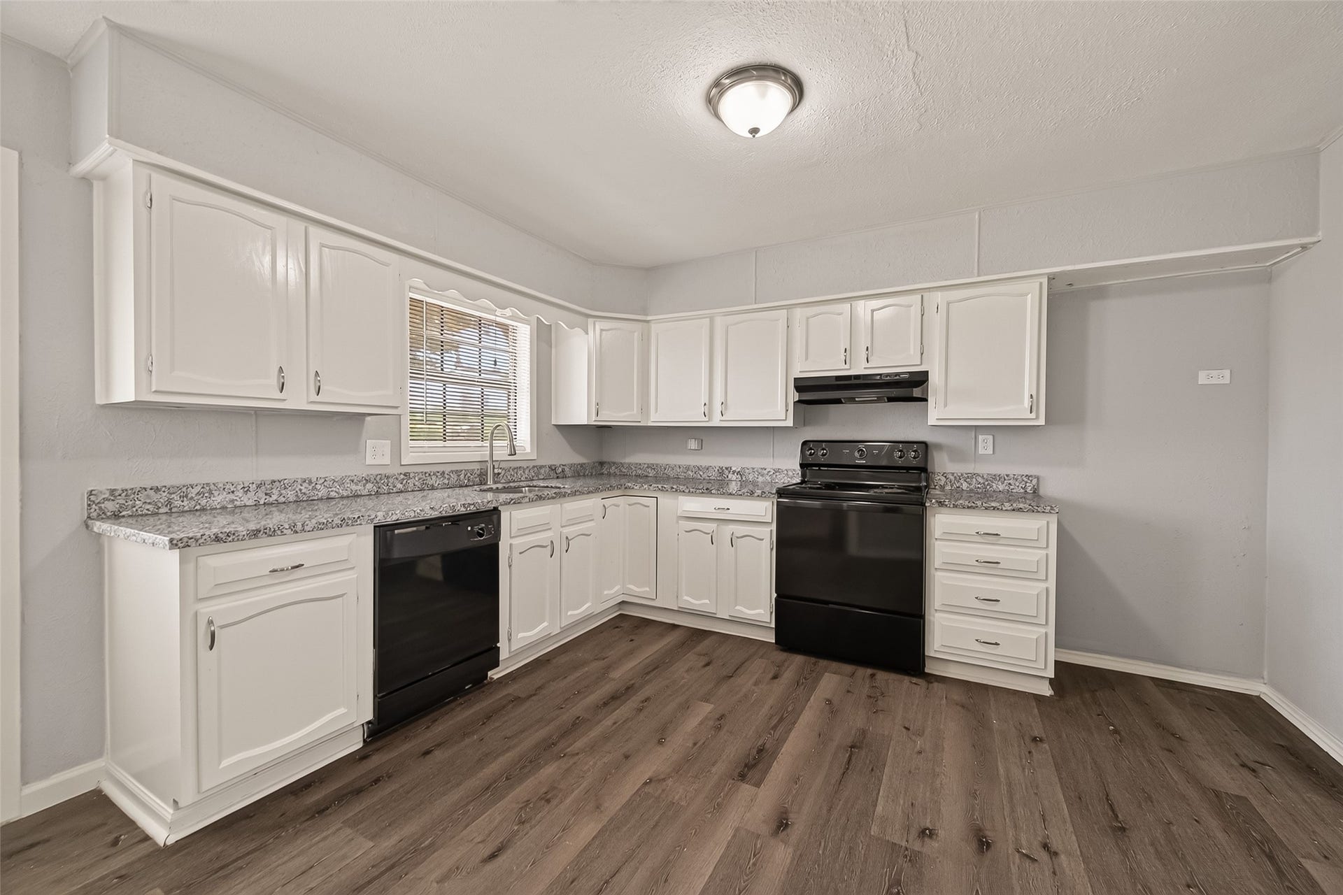 2422 Florence Street, La Marque, TX 77568 2422 Florence Street, La Marque, TX 77568
