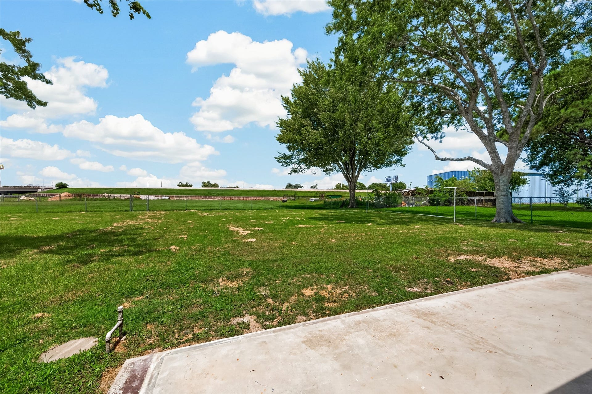 2422 Florence Street, La Marque, TX 77568 2422 Florence Street, La Marque, TX 77568