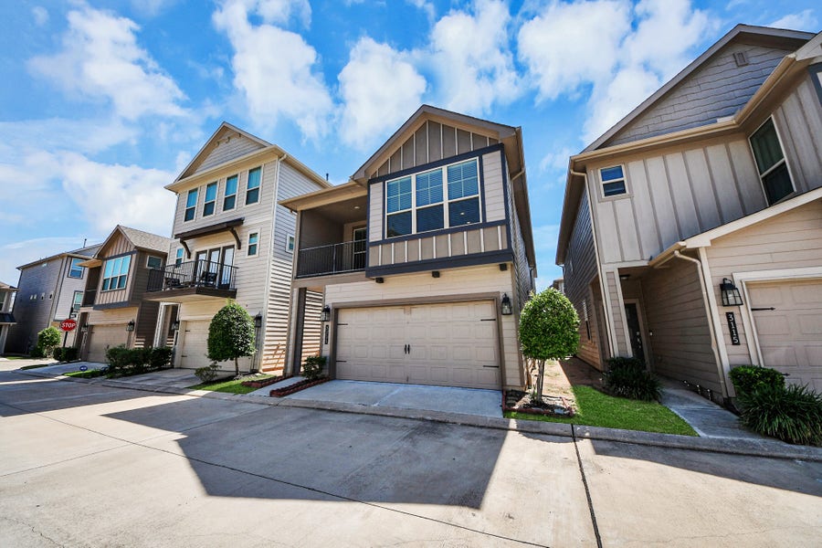 Property photo for 3111 Dakota Falls Dr, Houston, TX
