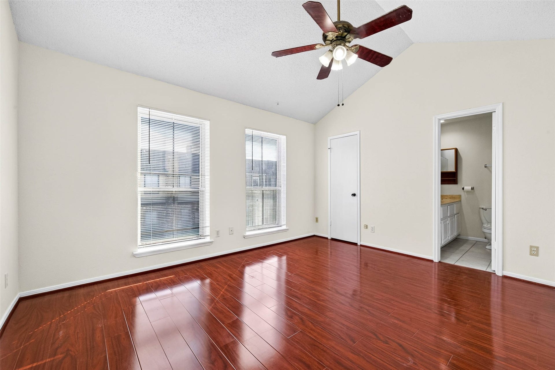 7700 Creekbend Dr, #39, Houston, TX 77071 7700 Creekbend Dr, #39, Houston, TX 77071