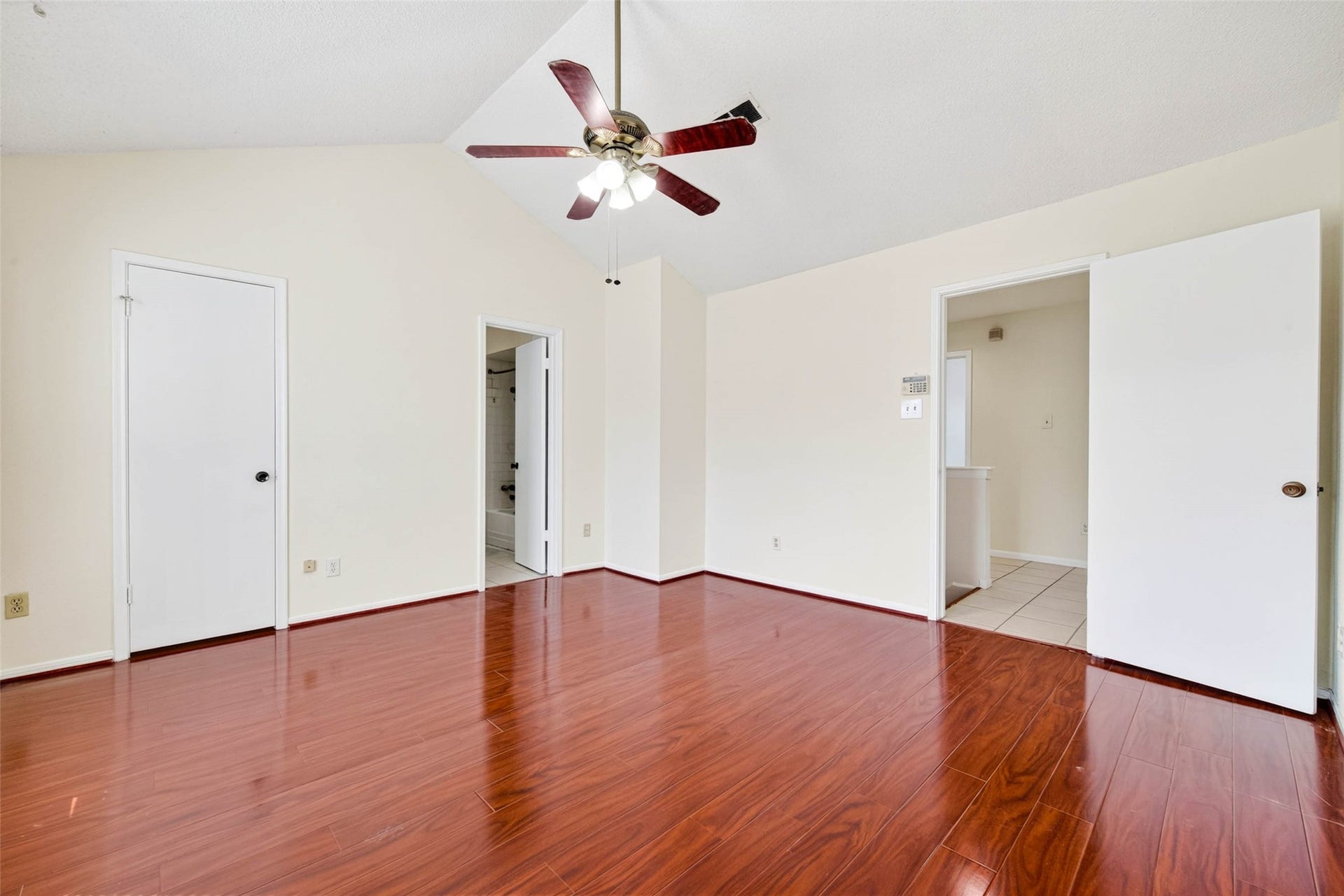 7700 Creekbend Dr, #39, Houston, TX 77071 7700 Creekbend Dr, #39, Houston, TX 77071