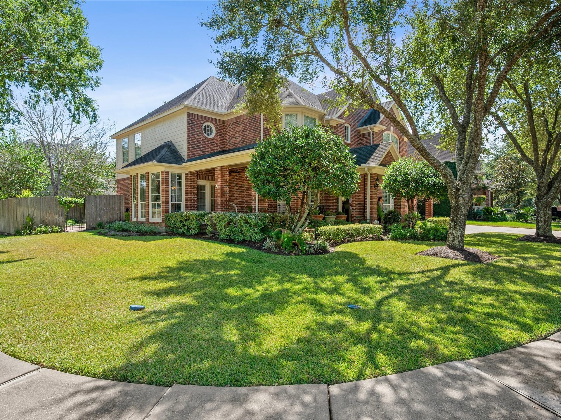 1834 Lake Quitman Drive, Richmond, TX 77406 Sitting on an oversized corner lot, this home offers extra green space, mature landscaping, and added privacy on both street sides.