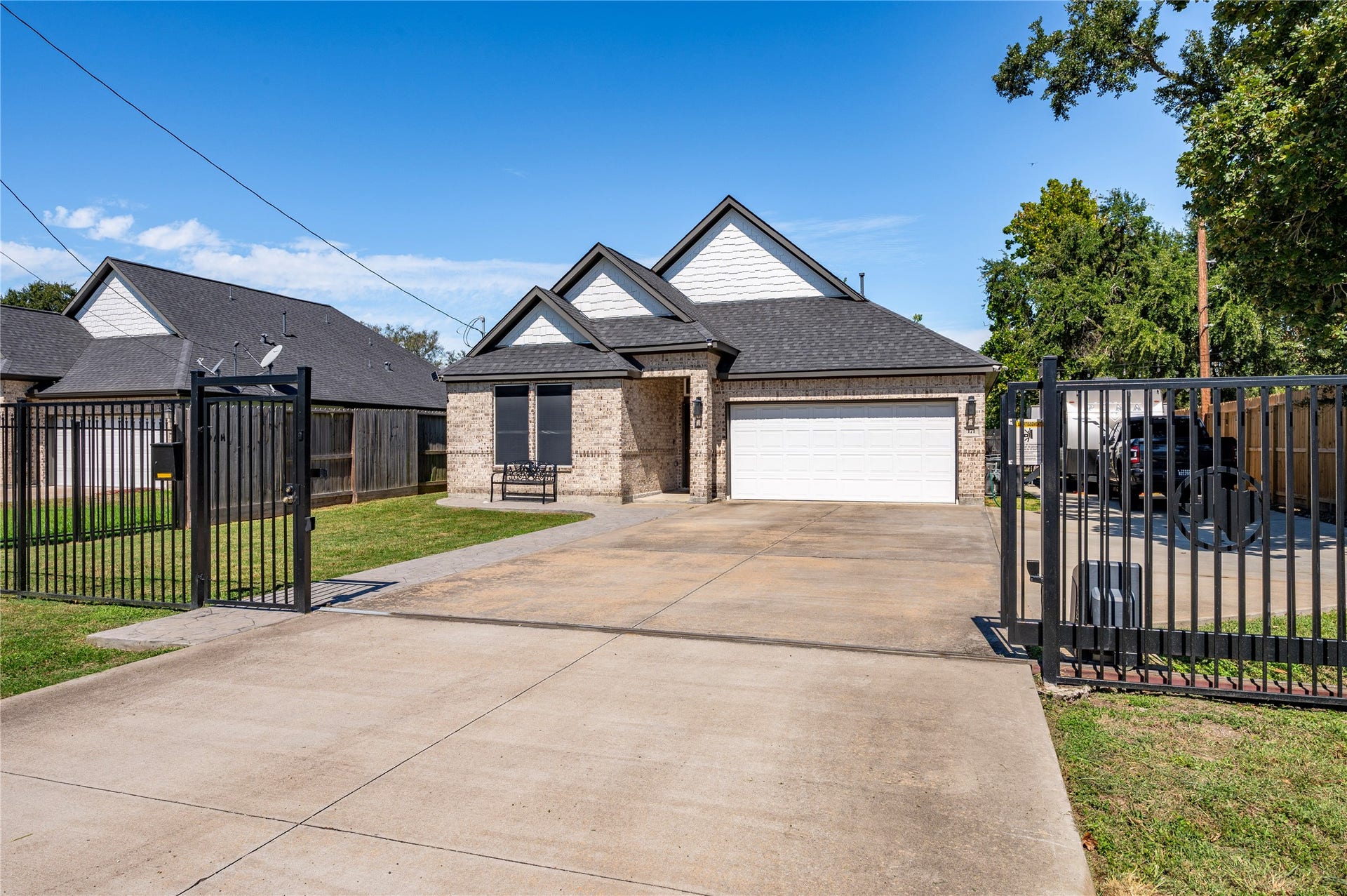 171 Foxshire Lane, Houston, TX 77047 171 Foxshire Lane, Houston, TX 77047