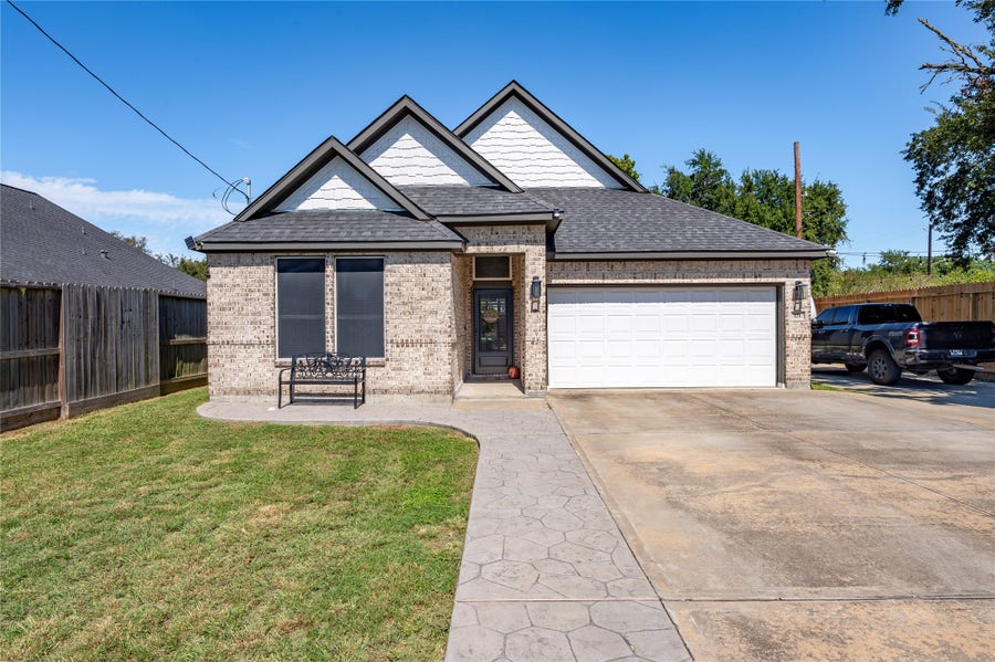 Property photo for 171 Foxshire Lane, Houston, TX
