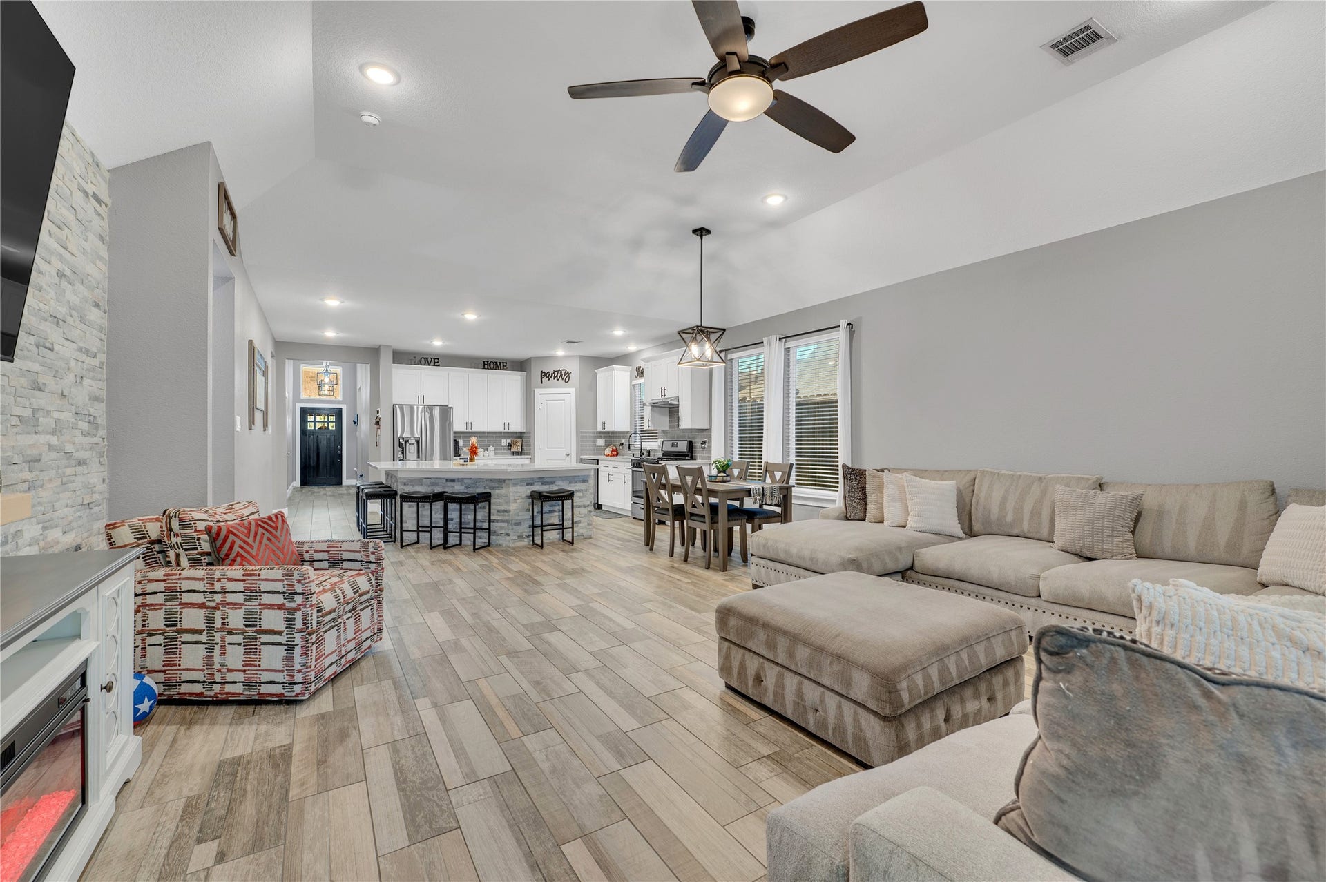 171 Foxshire Lane, Houston, TX 77047 171 Foxshire Lane, Houston, TX 77047