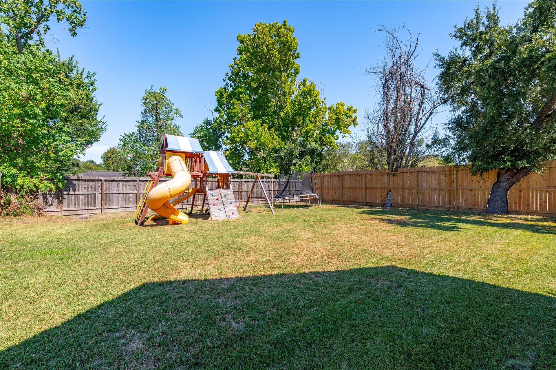 171 Foxshire Lane, Houston, TX 77047 171 Foxshire Lane, Houston, TX 77047