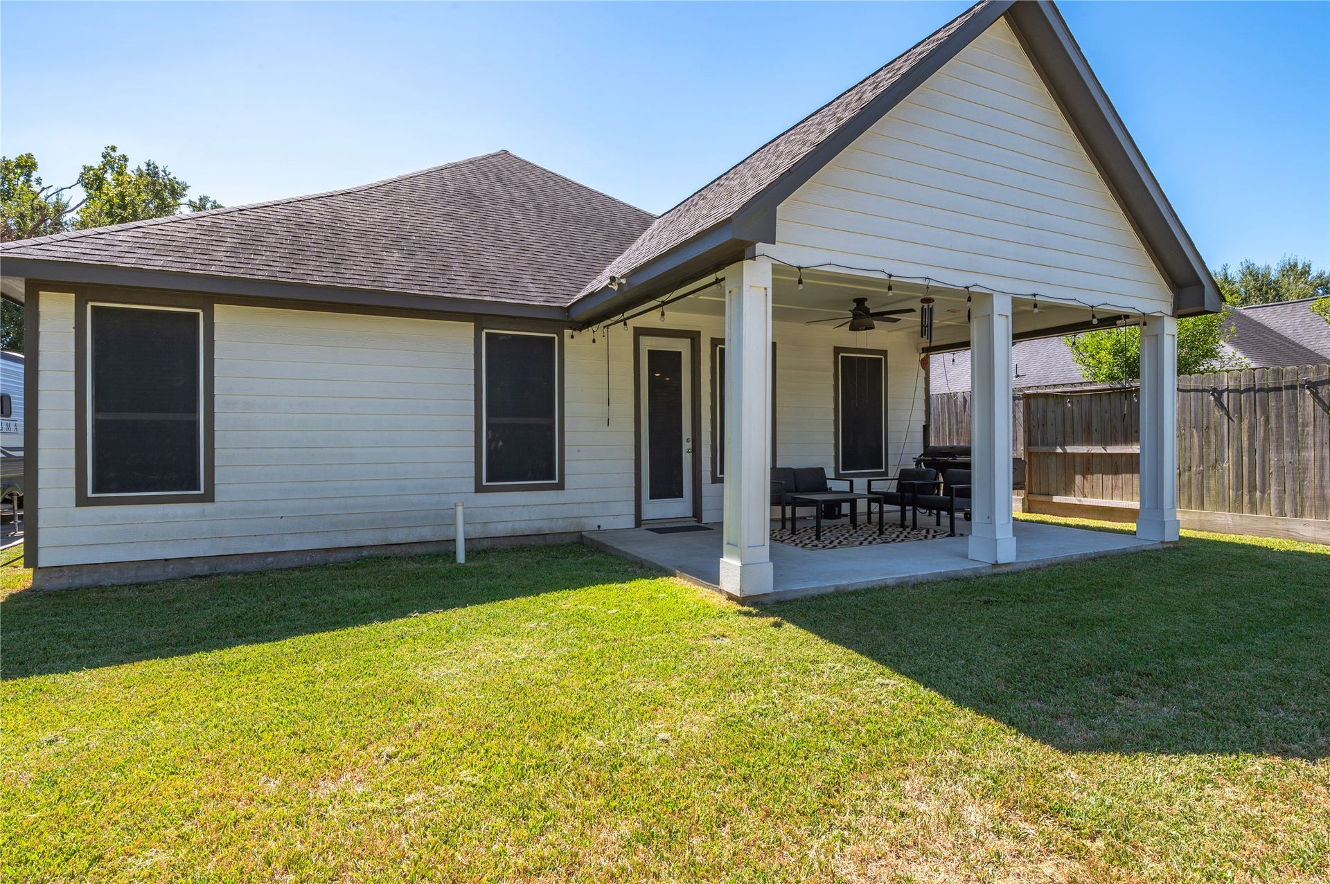 171 Foxshire Lane, Houston, TX 77047 171 Foxshire Lane, Houston, TX 77047