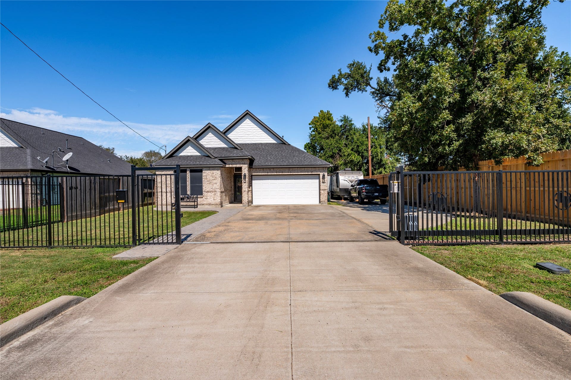 171 Foxshire Lane, Houston, TX 77047 171 Foxshire Lane, Houston, TX 77047