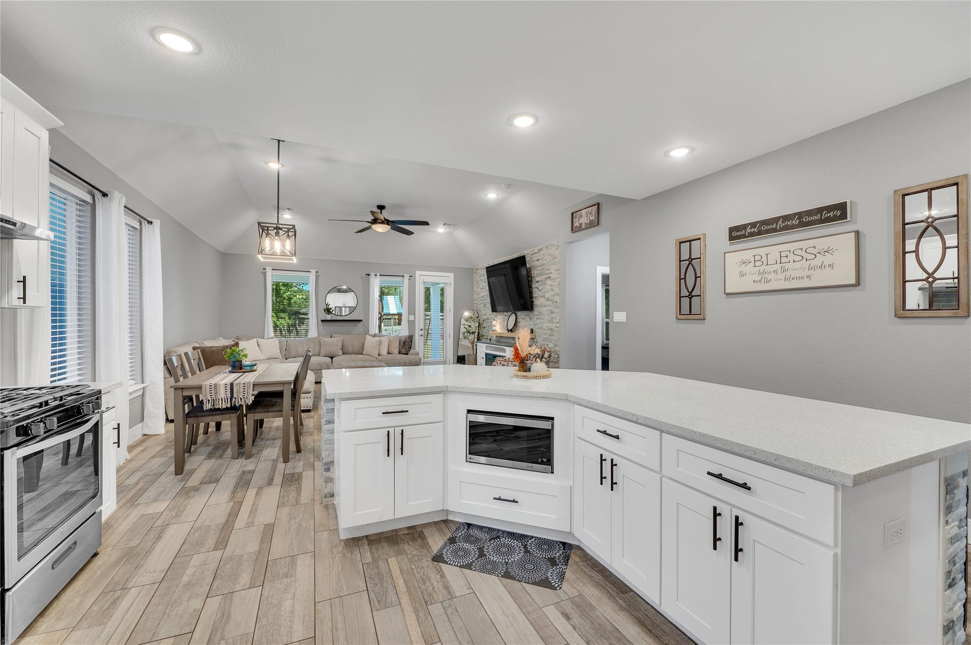 171 Foxshire Lane, Houston, TX 77047 171 Foxshire Lane, Houston, TX 77047
