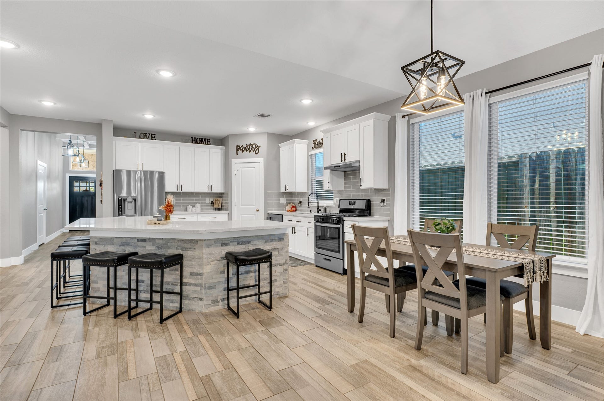 171 Foxshire Lane, Houston, TX 77047 171 Foxshire Lane, Houston, TX 77047