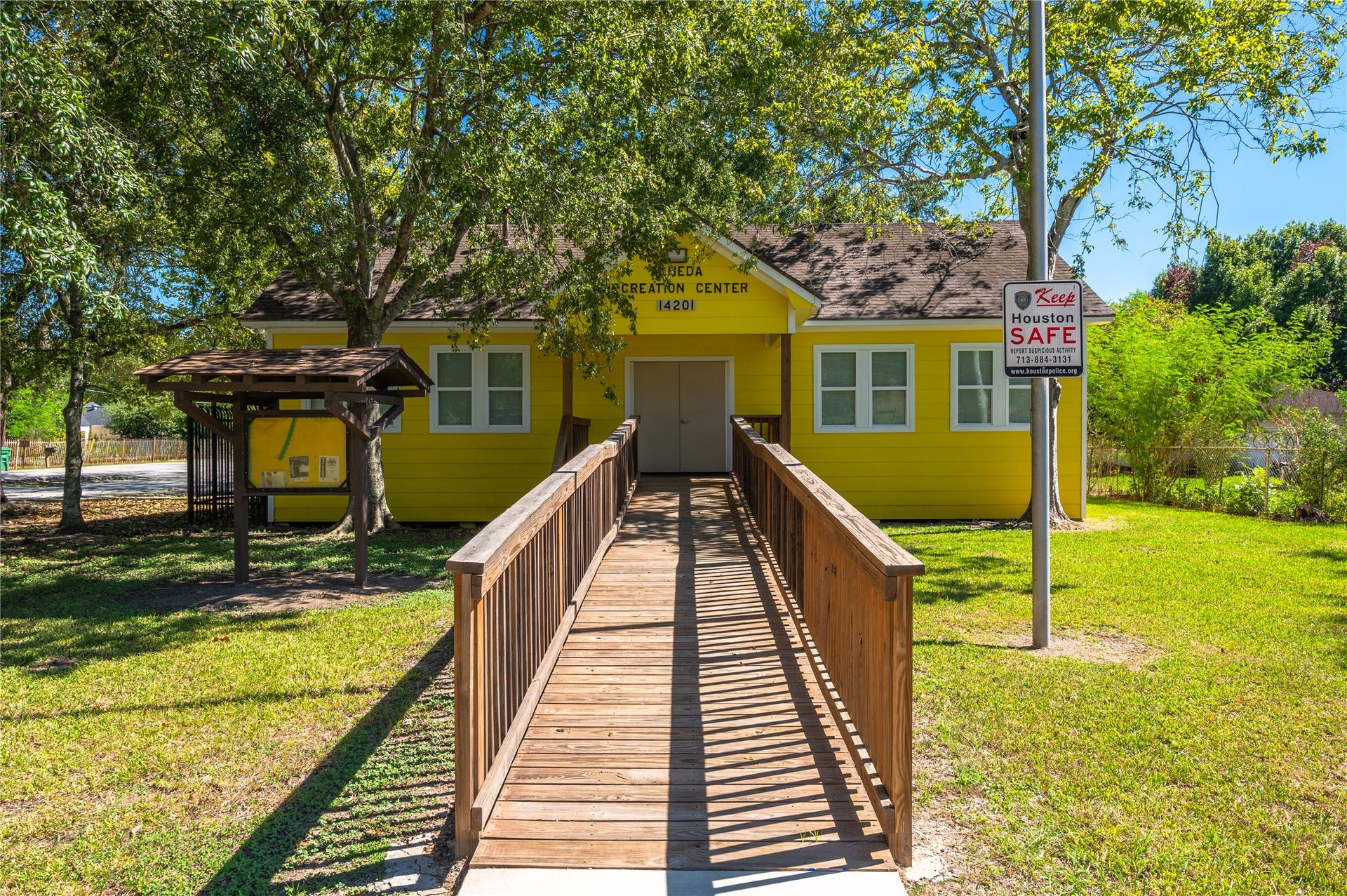 171 Foxshire Lane, Houston, TX 77047 171 Foxshire Lane, Houston, TX 77047