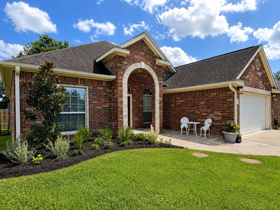 Property photo for 519 Oleander Street, Lake Jackson, TX