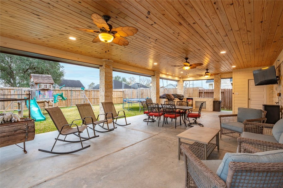 Property photo for 1012 Avenue I, South Houston, TX