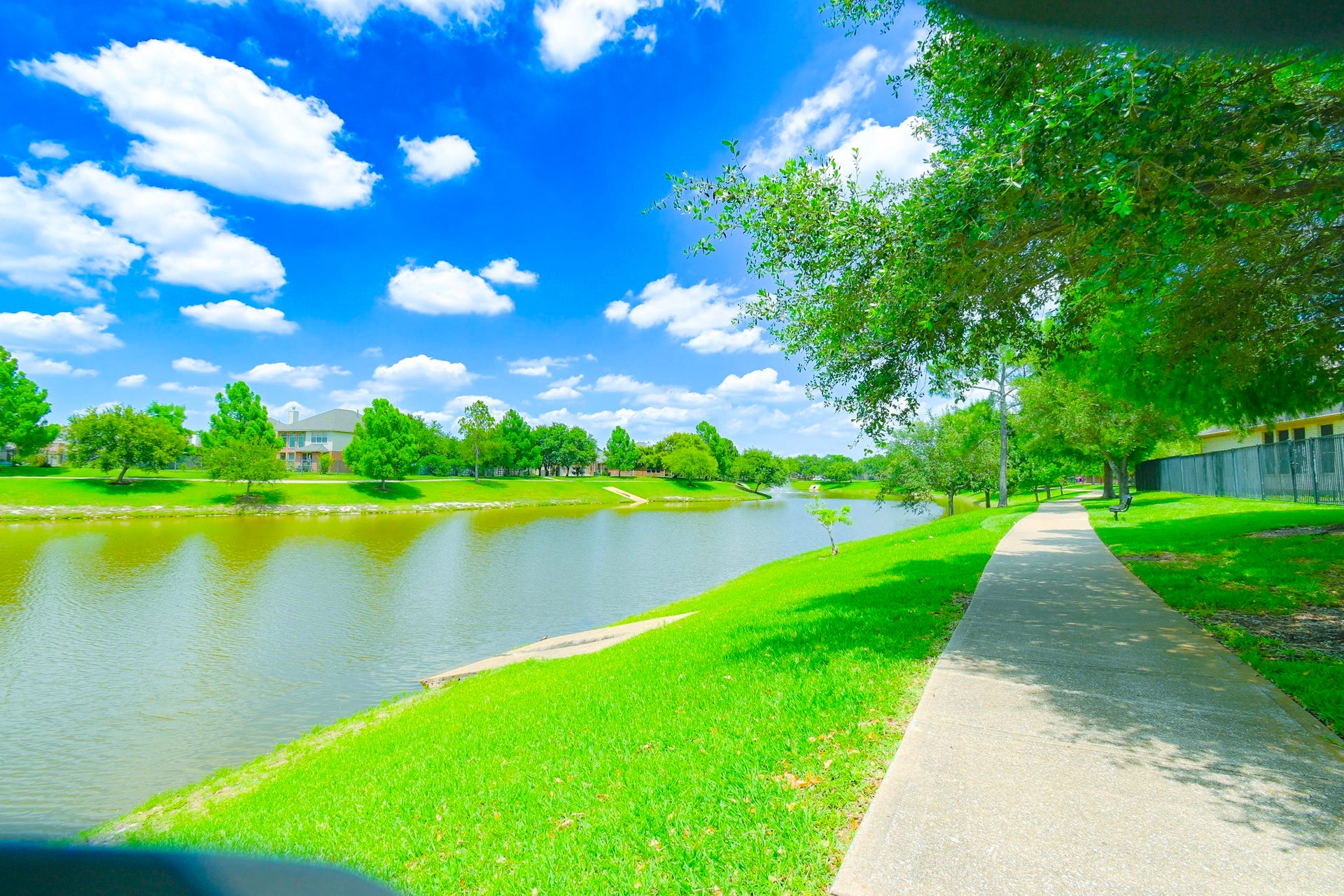 11414 Sleepy Hollow Trail Lane, Houston, TX 77089 few steps away from the community beautiful lake & trails