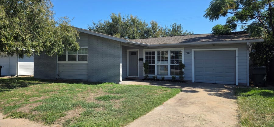 Property photo for 7117 Poplar Drive, Galveston, TX