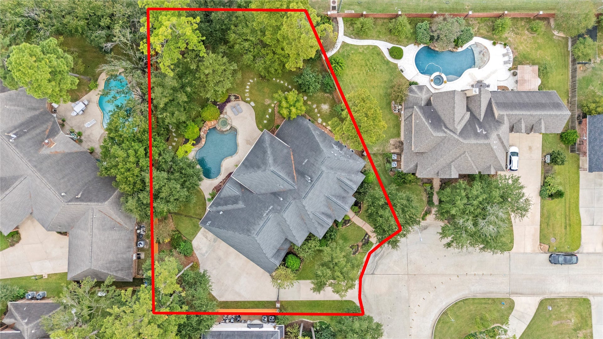 13915 Springmint Drive, Cypress, TX 77429 Aerial view of entire property. Redlines are approximate.