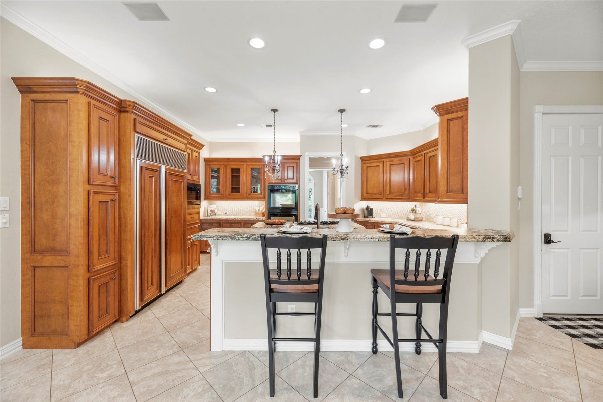13915 Springmint Drive, Cypress, TX 77429 Additional seating at the breakfast bar.