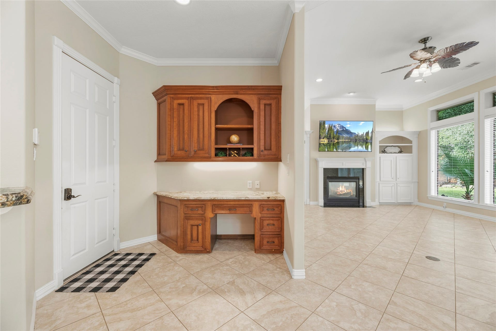 13915 Springmint Drive, Cypress, TX 77429 Built-in desk area off the kitchen.